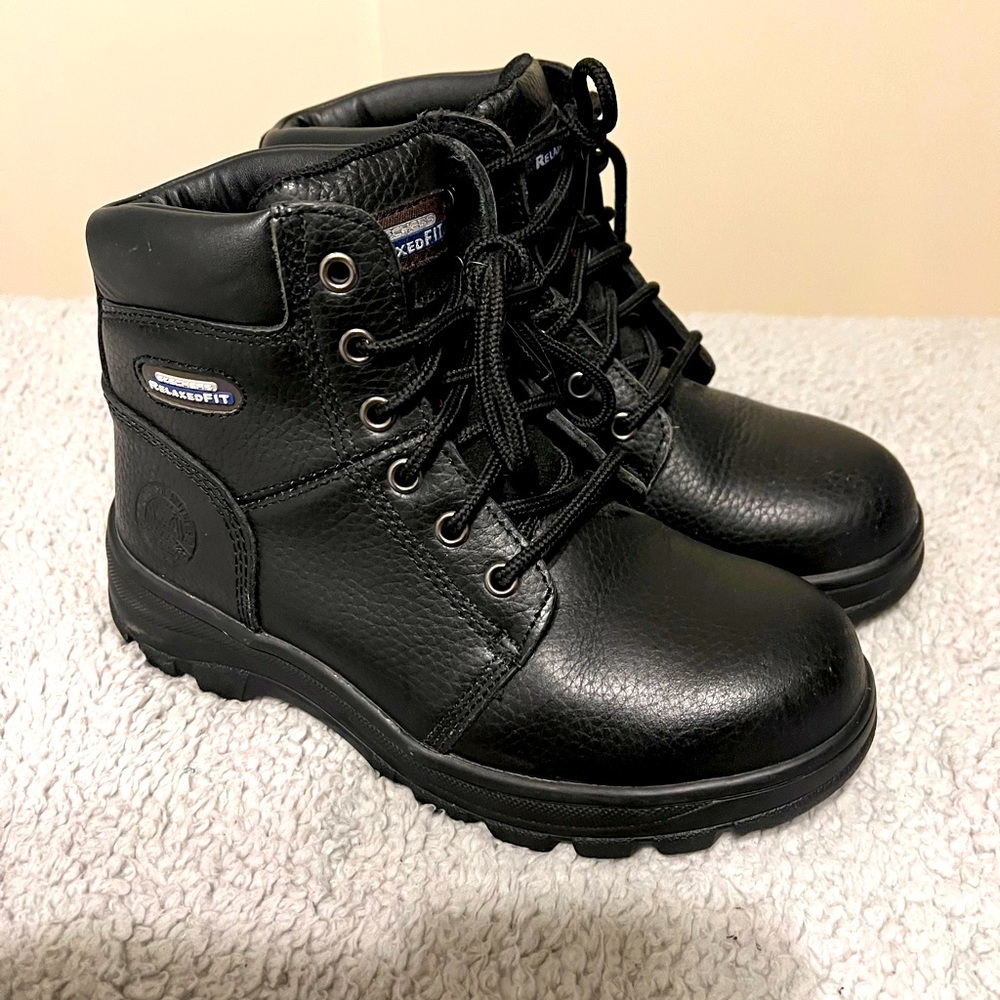 NWOT.. Sketchers boots size 7.5 never worn great looking boots